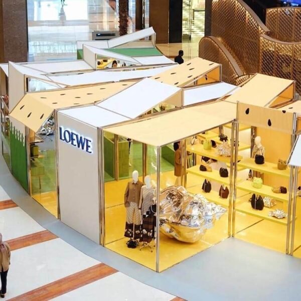 LOEWE innovative Window display in visual merchandising