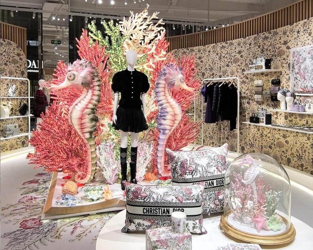 2024 Dior store window display visual merchandiging