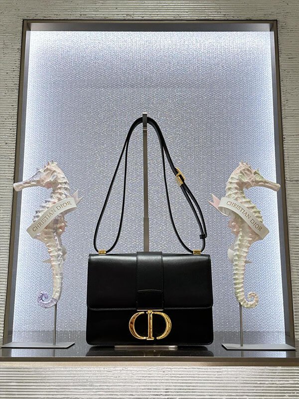 sea horse paper crafts for Dior store window design