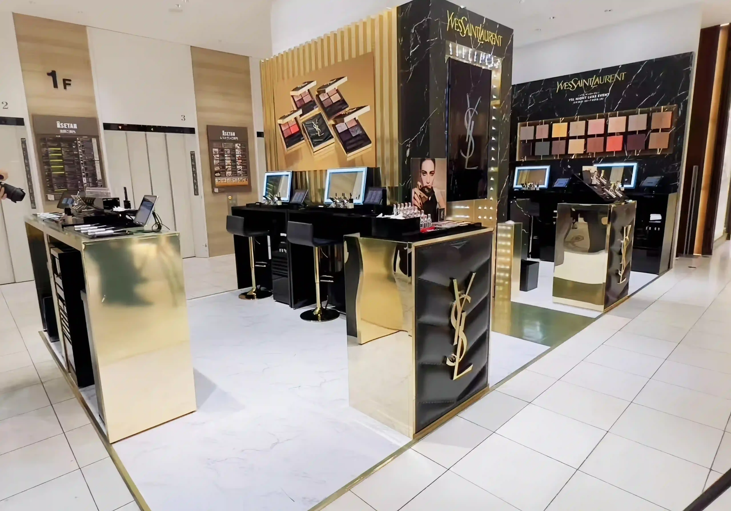 YSL pop up store display 4 scaled