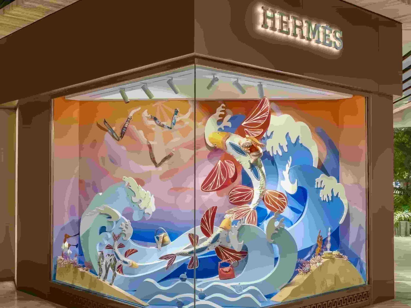 20 Sales-Boosting Retail Window Design Ideas & Examples