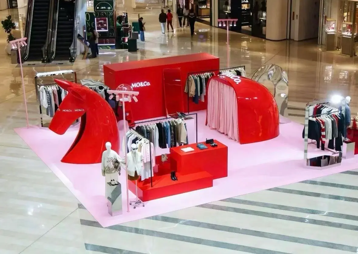 mo&co. pop up fiberglass sculpture (3)