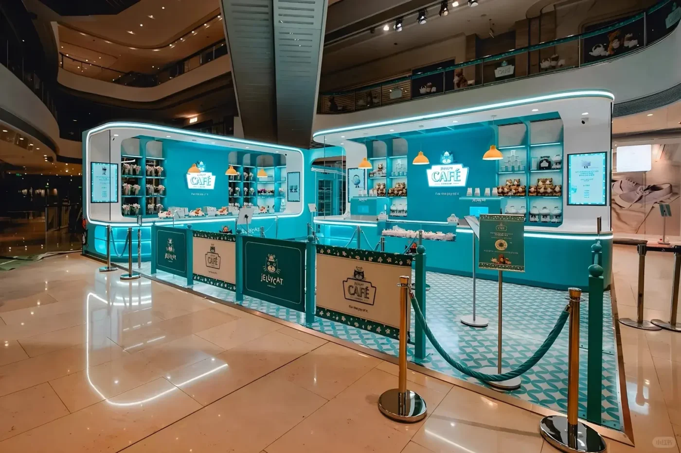 types of pop up display setups comparing mall island and street level retail formats (2)