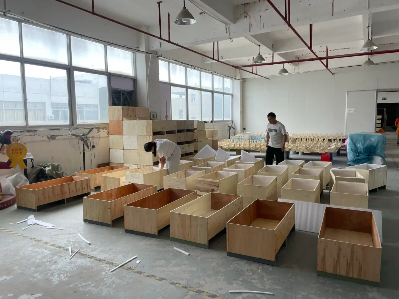 window display prototype components arranged for a packing test (2)